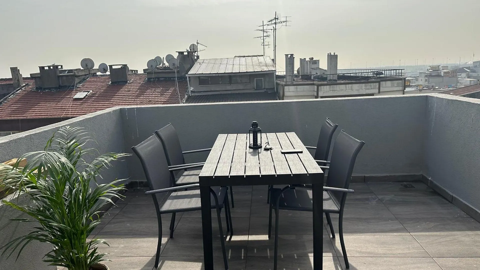 Fatih Merkezi Lokasyon Guzel Teras Manzarasi Istanbul Turkey
